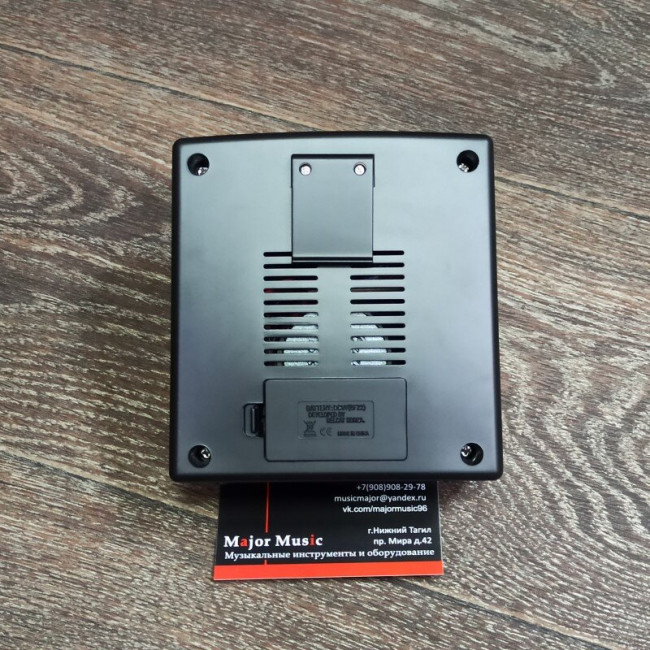 Гитарный мини-комбоусилитель Belcat G3DC 3Вт Гитарный мини-комбоусилитель Belcat G3DC 3Вт