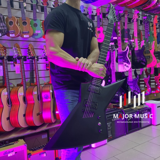 Электрогитара S by Solar EB4.6C "Explorer" цвет черный чехол в комплекте