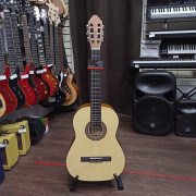 Классическая гитара Fabio KM3915NT 4/4 цвет натуральный Классическая гитара Fabio KM3915NT 4/4 цвет натуральный