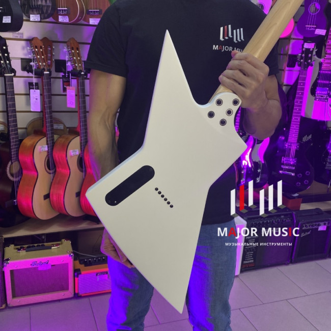 Электрогитара S by Solar EB4.6W "Explorer" цвет белый чехол в комплекте