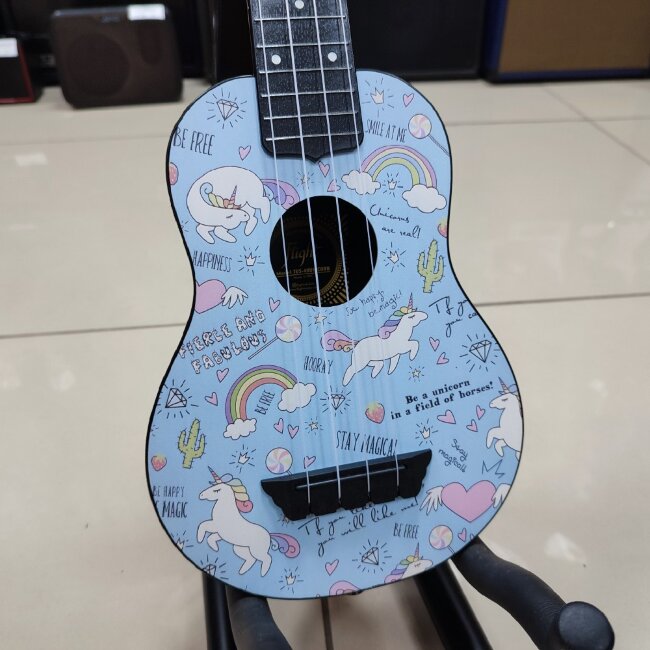 Укулеле сопрано FLIGHT TUS-40 UNICORN Travel цвет черный с рисунком чехол в комплекте