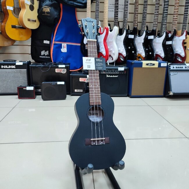 Укулеле концерт VESTON KUC100 BK цвет черный Укулеле концерт VESTON KUC100 BK цвет черный