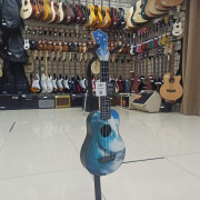 Укулеле сопрано FLIGHT TUS-25 SURF Travel рисунок Серфер чехол в комплекте Укулеле сопрано FLIGHT TUS-25 SURF Travel рисунок Серфер чехол в комплекте