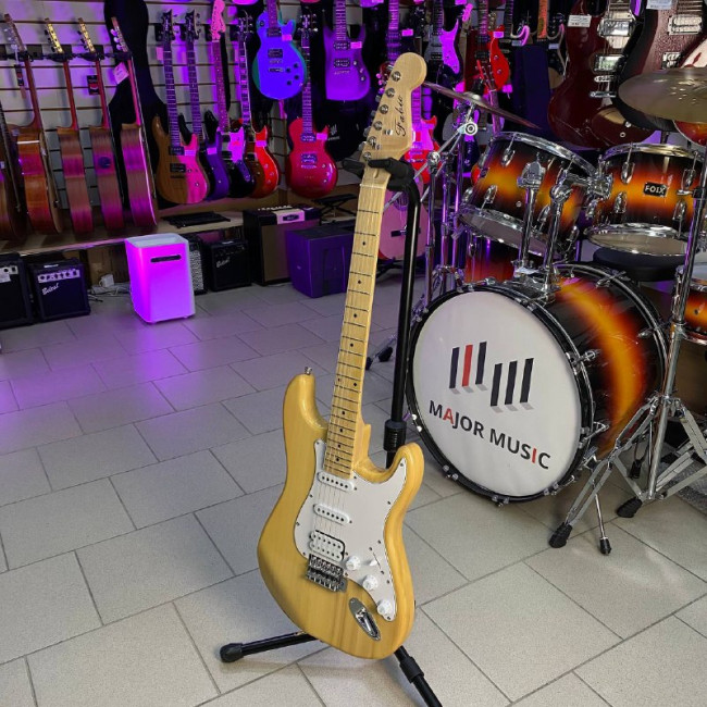 Электрогитара Fabio ST200N цвет натуральный