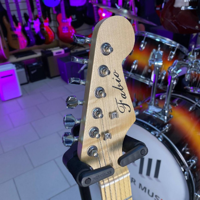 Электрогитара Fabio ST200N цвет натуральный