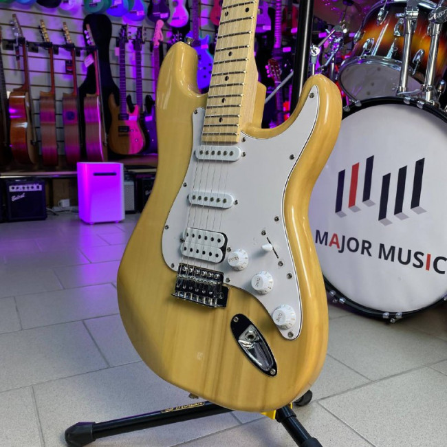 Электрогитара Fabio ST200N цвет натуральный