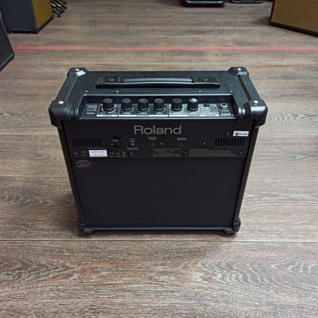 Гитарный комбоусилитель Roland CUBE-10GX Гитарный комбоусилитель Roland CUBE-10GX