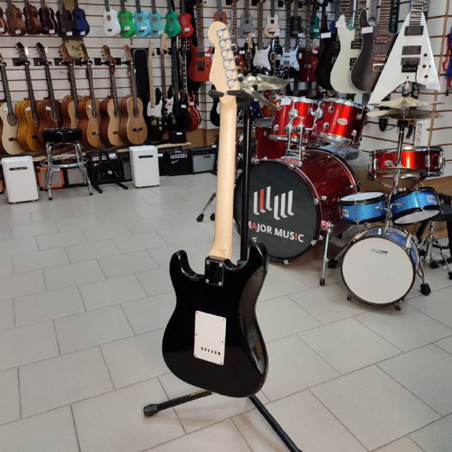 Электрогитара Fabio ST200SB цвет санберст Электрогитара Fabio ST200SB цвет санберст