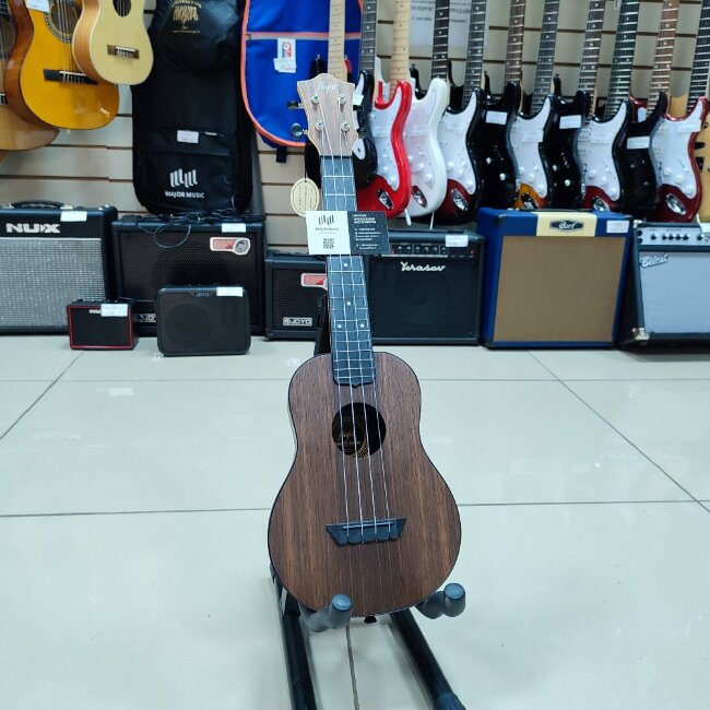 Укулеле концерт FLIGHT TUC-55 AMARA цвет натуральный чехол в комплекте