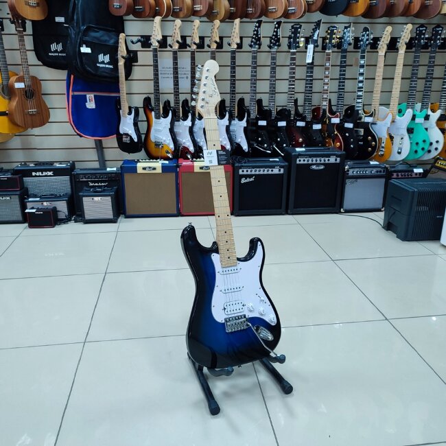 Электрогитара Fabio ST200BLS цвет синий Электрогитара Fabio ST200BLS цвет синий