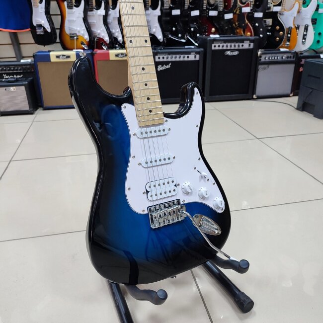 Электрогитара Fabio ST200BLS цвет синий Электрогитара Fabio ST200BLS цвет синий