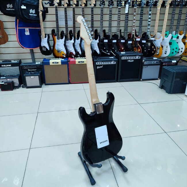 Электрогитара Fabio ST200BLS цвет синий Электрогитара Fabio ST200BLS цвет синий