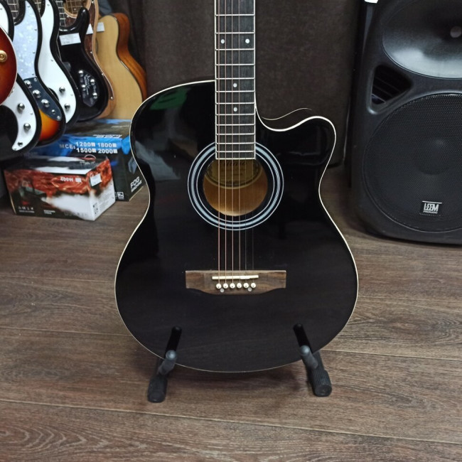 Электроакустическая гитара Elitaro E4040EQBK с вырезом черная Электроакустическая гитара Elitaro E4040EQBK с вырезом черная