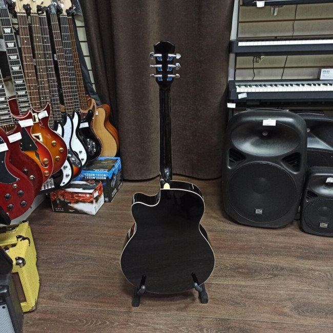 Электроакустическая гитара Elitaro E4040EQBK с вырезом черная Электроакустическая гитара Elitaro E4040EQBK с вырезом черная