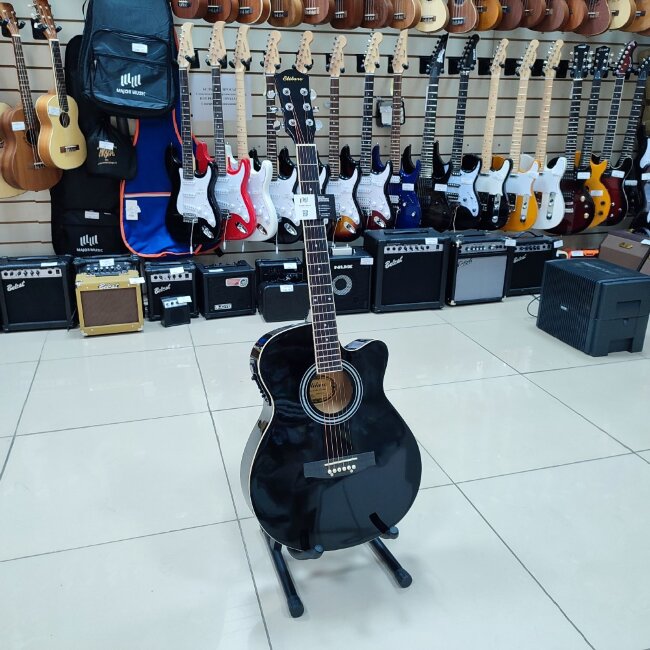 Электроакустическая гитара Elitaro E4050EQBK с вырезом черная Электроакустическая гитара Elitaro E4050EQBK с вырезом черная