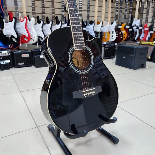 Электроакустическая гитара Elitaro E4050EQBK с вырезом черная Электроакустическая гитара Elitaro E4050EQBK с вырезом черная