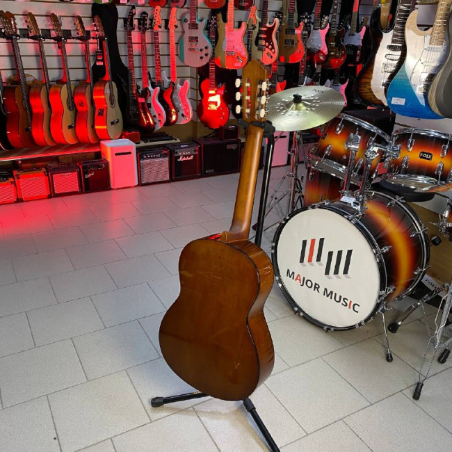 Классическая гитара Yamaha C40 Классическая гитара Yamaha C40