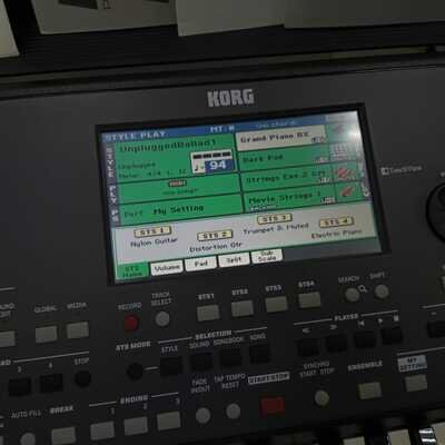 Б/У Синтезатор Korg PA600