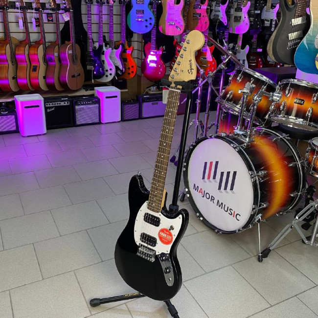 Электрогитара Fender Squier Bullet Mustang HH BLK цвет черный Электрогитара Fender Squier Bullet Mustang HH BLK цвет черный