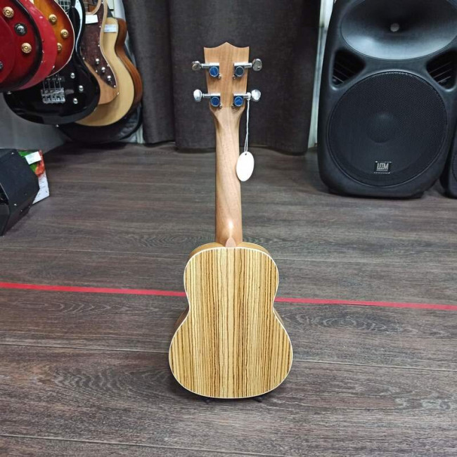 Укулеле сопрано Fabio FB211 с чехлом Укулеле сопрано Fabio FB211 с чехлом