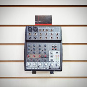 Микшерный пульт Behringer 802 Микшерный пульт Behringer 802