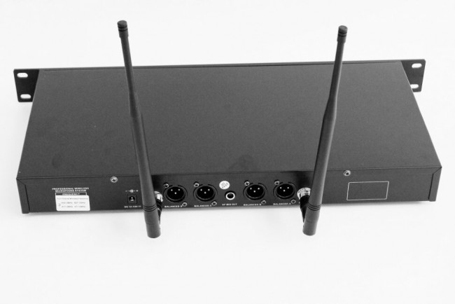 Радиосистема LAudio LS-804-M 4 ручных микрофона Радиосистема LAudio LS-804-M 4 ручных микрофона