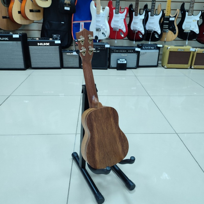 Укулеле сопрано FLIGHT NUS200 NA цвет натуральный, чехол в комплекте