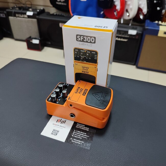 Педаль эффектов Behringer SF300 3-х режимный фуз